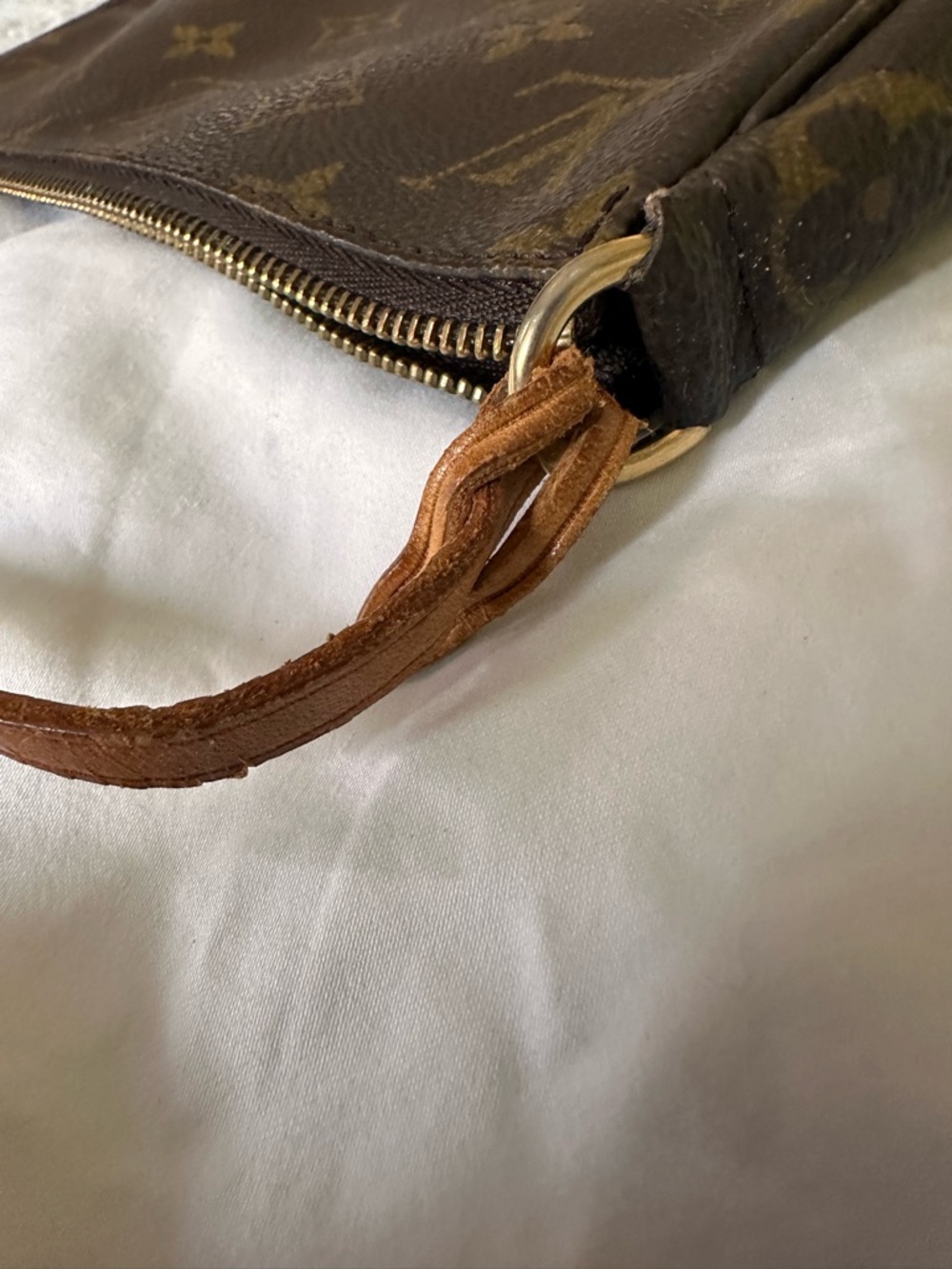 Louis Vuitton Pochette Accessoires Monogram Canvas Vintage Shoulder Bag - Picture 6 of 7